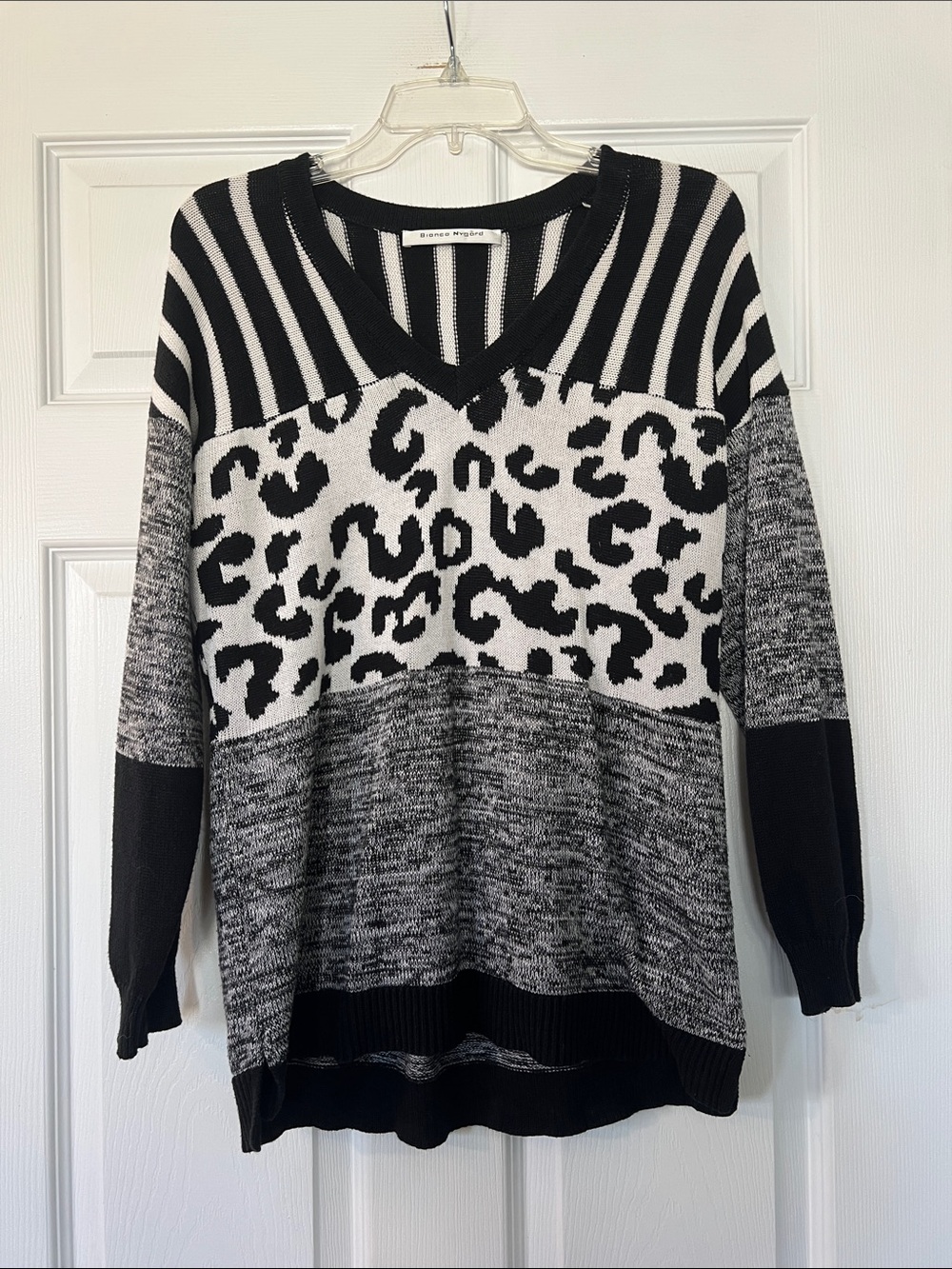 Bianca Nygard Mixed-Pattern V-Neck Sweater in Black and White